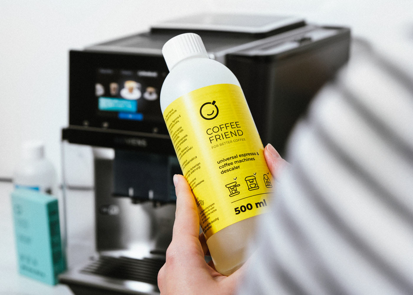 Coffee machine descaler